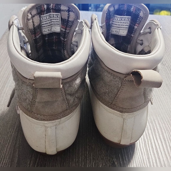 Womens Skechers quilted/flannel/plaid cream duckboots size 9 - Picture 9 of 10